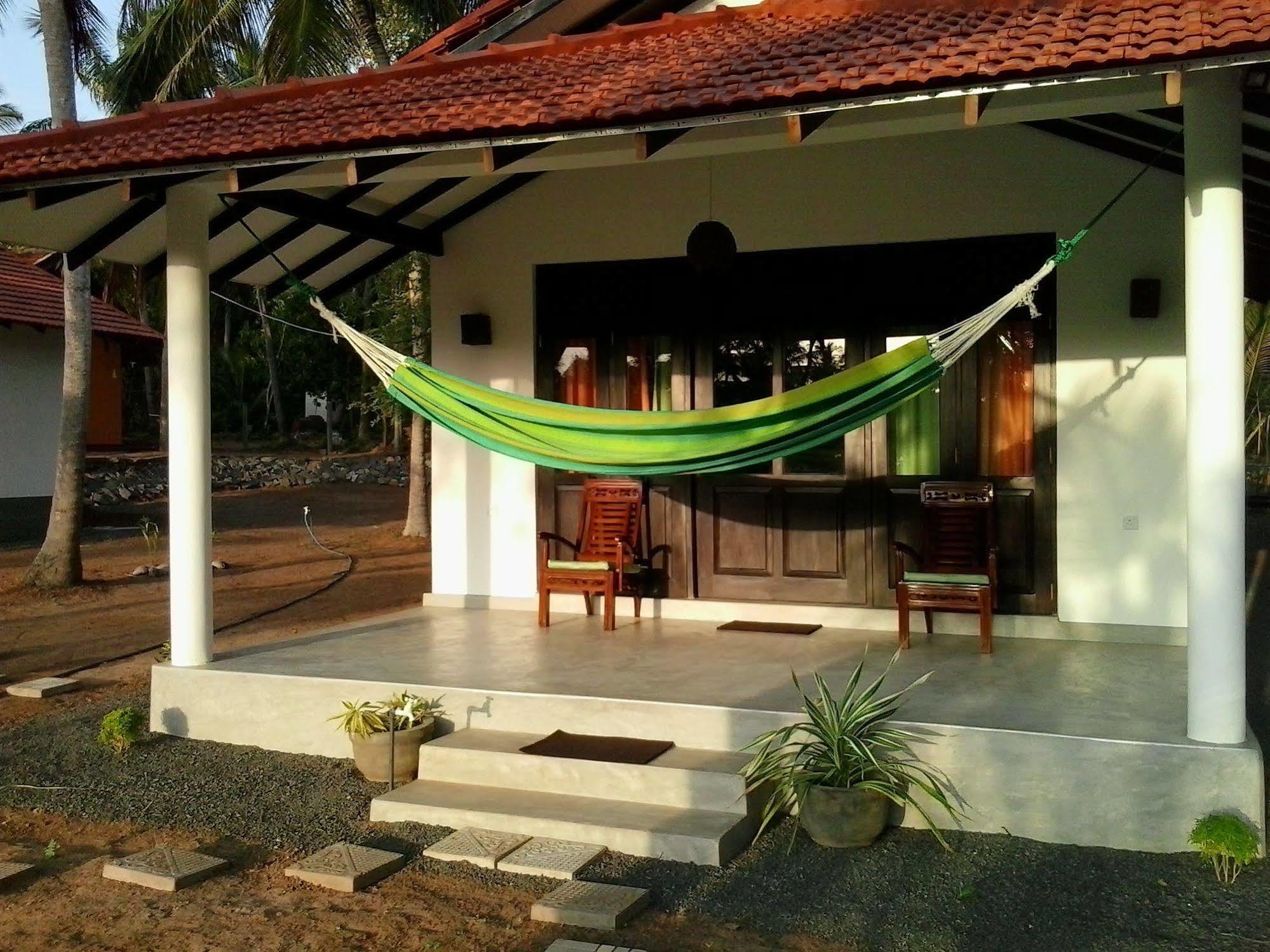 Chillenjoy Cabanas & Restaurant Tangalle Extérieur photo