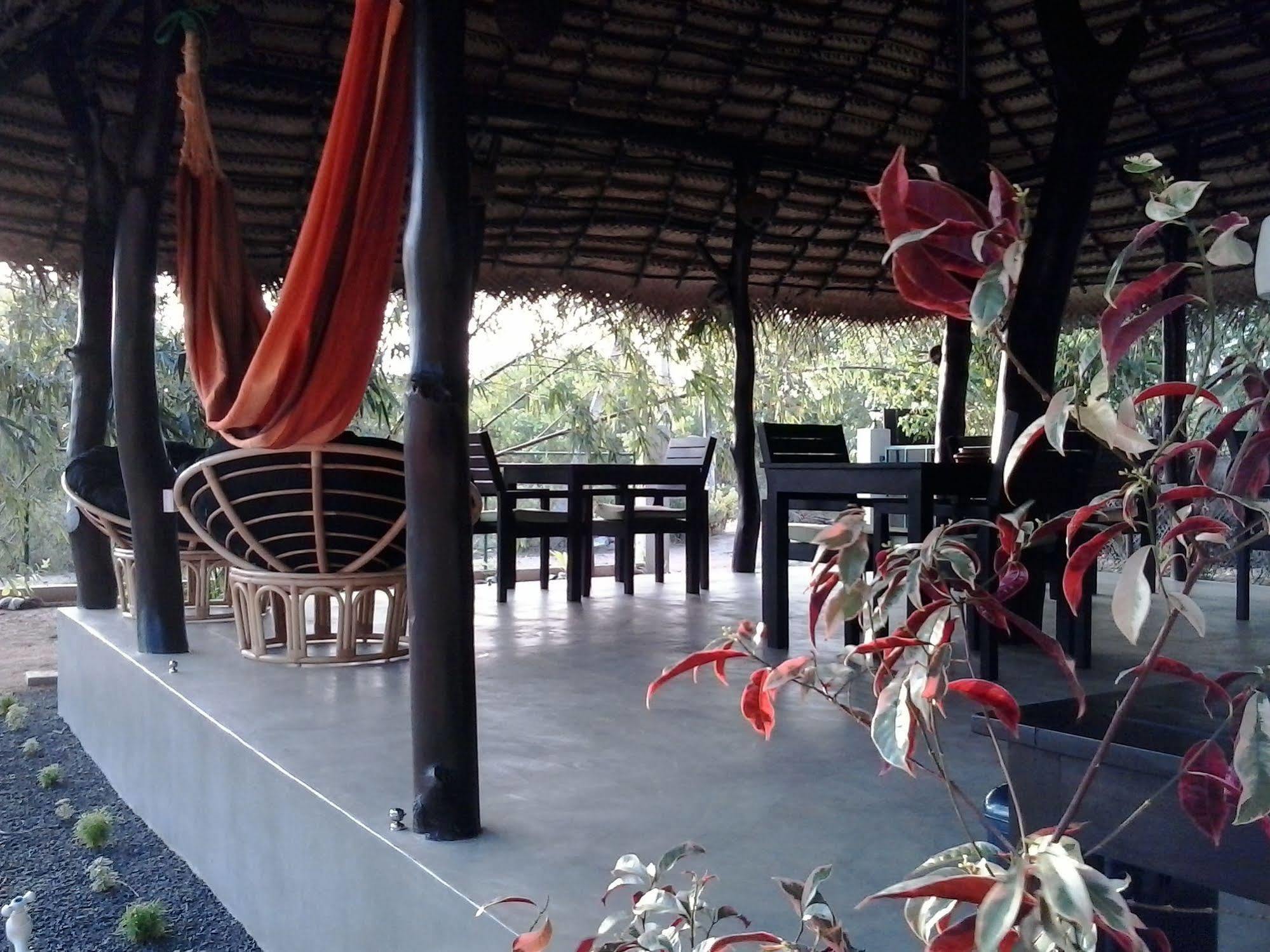 Chillenjoy Cabanas & Restaurant Tangalle Extérieur photo