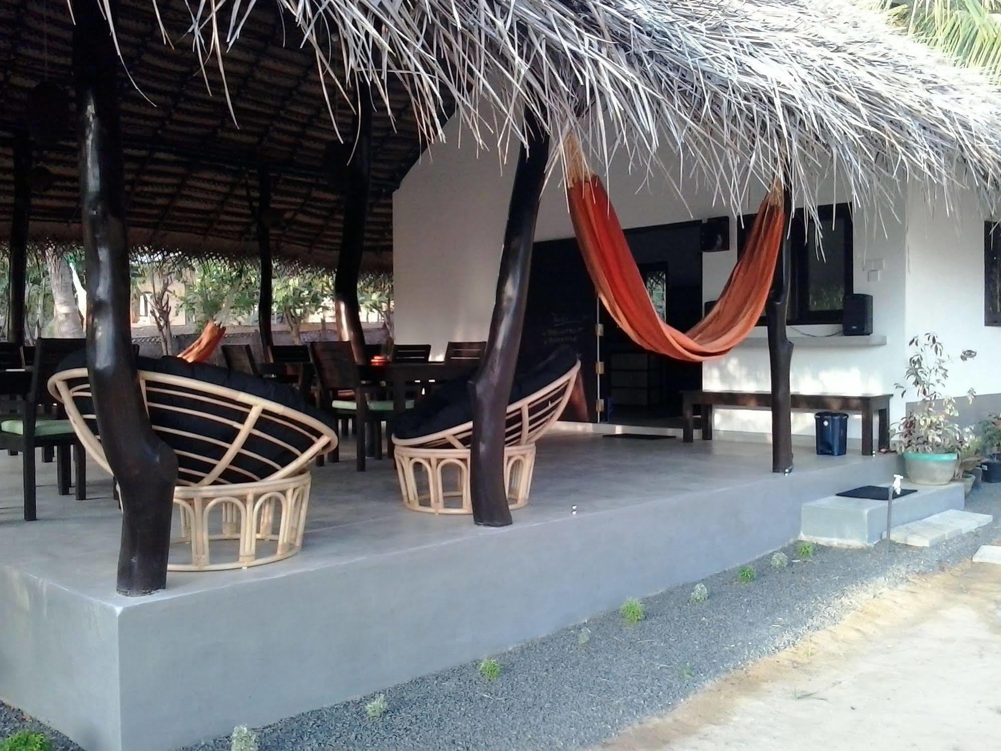 Chillenjoy Cabanas & Restaurant Tangalle Extérieur photo