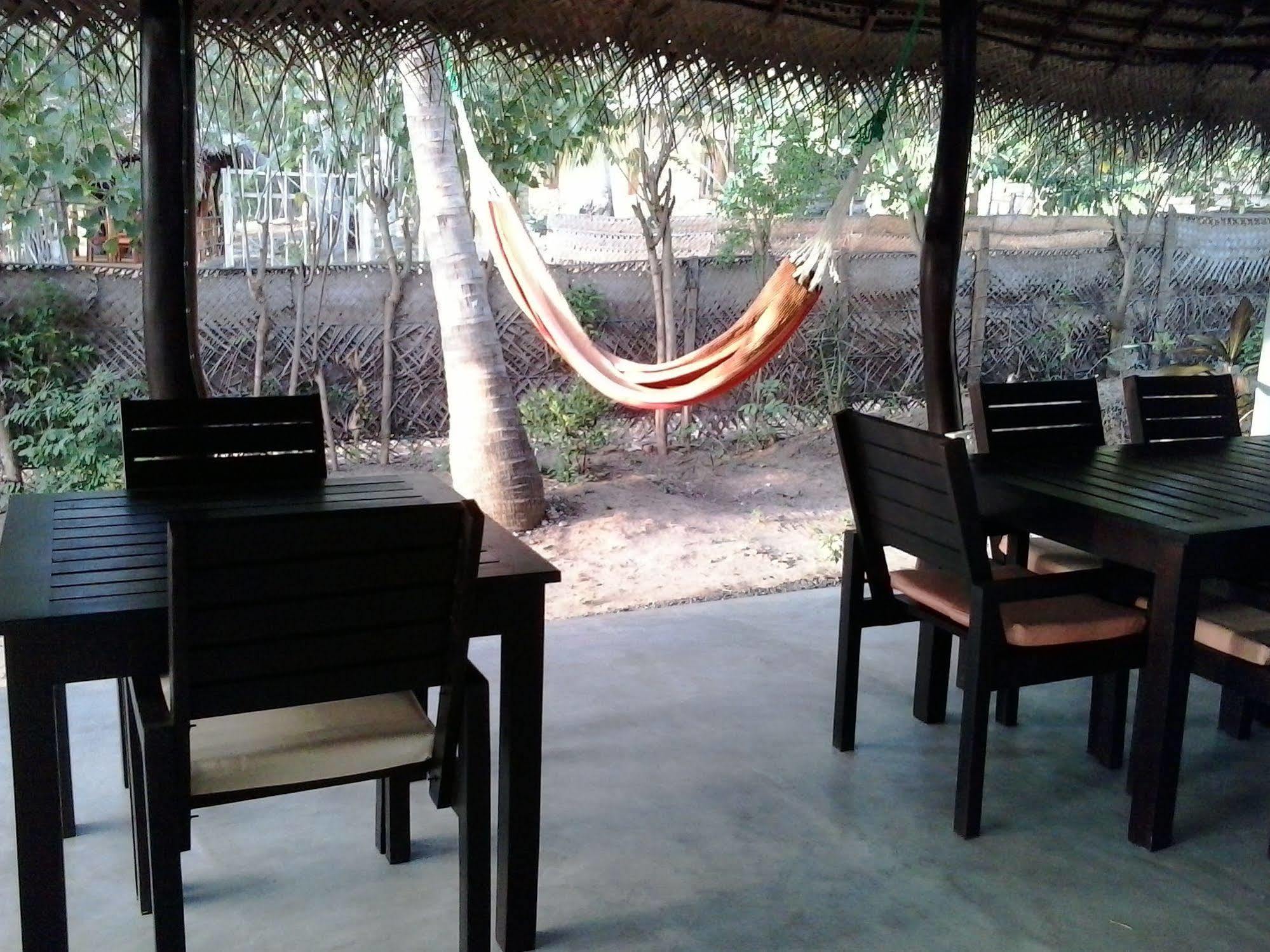 Chillenjoy Cabanas & Restaurant Tangalle Extérieur photo