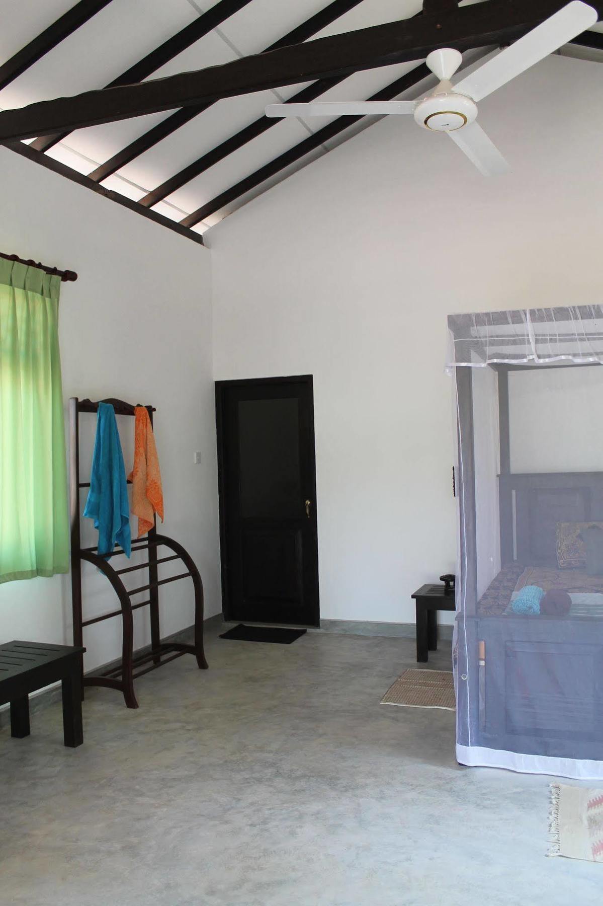 Chillenjoy Cabanas & Restaurant Tangalle Extérieur photo