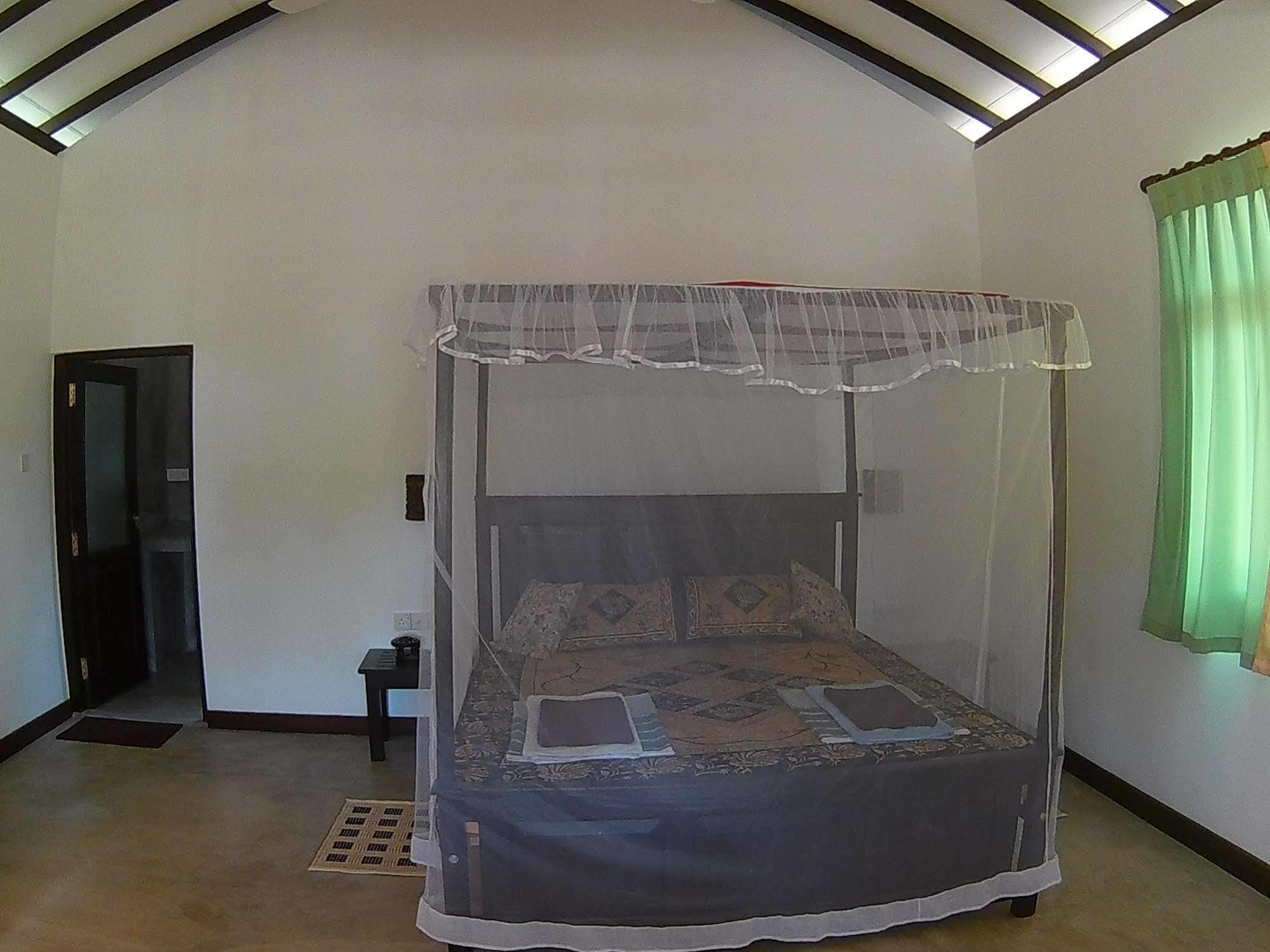 Chillenjoy Cabanas & Restaurant Tangalle Extérieur photo