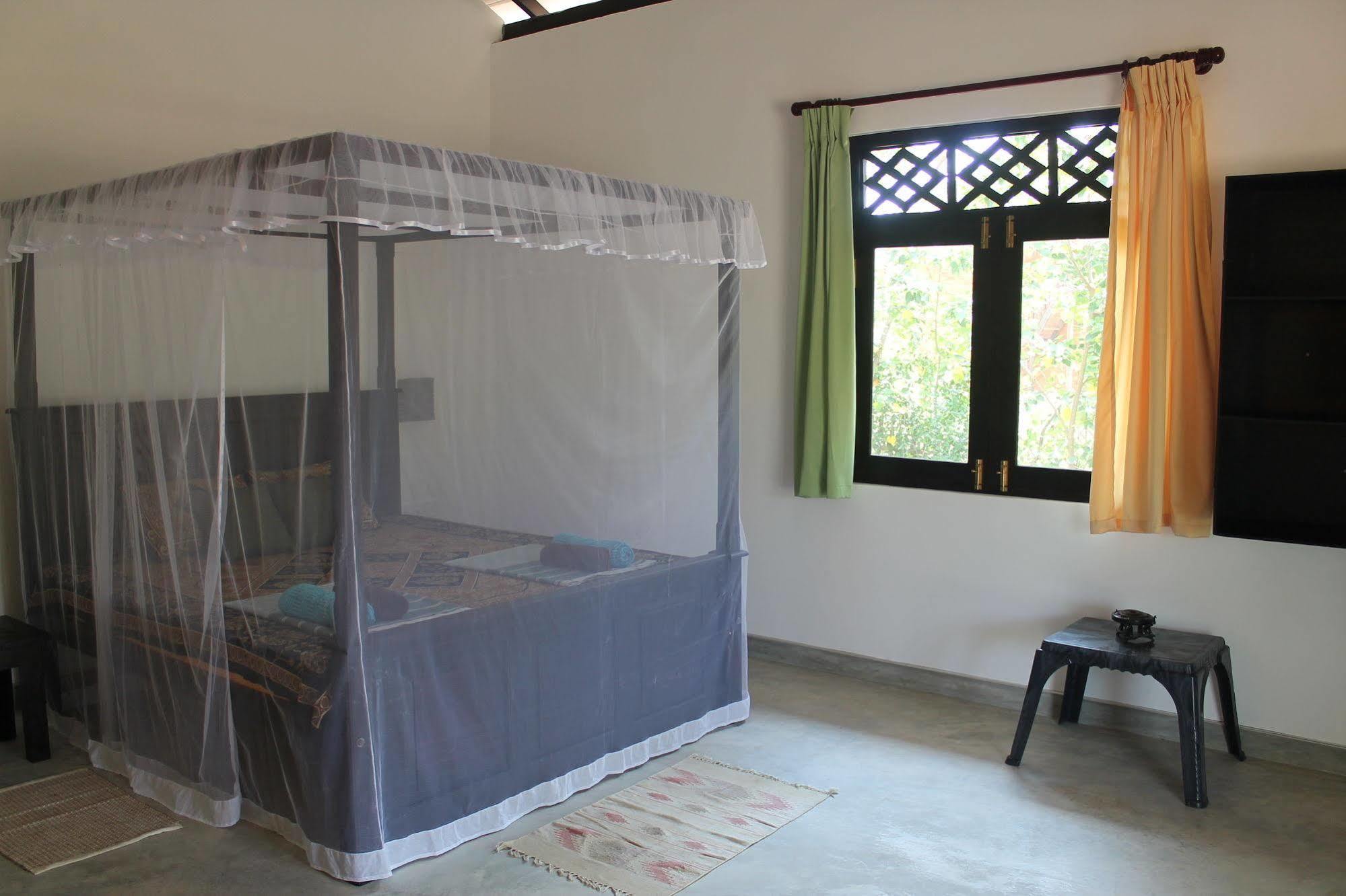 Chillenjoy Cabanas & Restaurant Tangalle Extérieur photo
